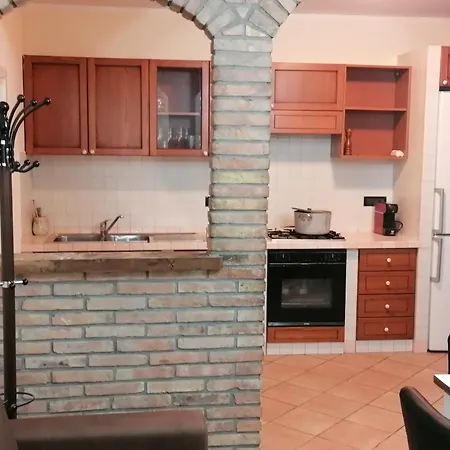 Nami House アパート